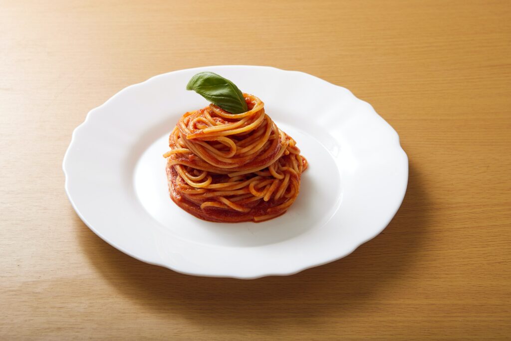 Bei der Marshmallow Challenge werden Spaghetti nicht gegessen, sondern zu einem Turm zusammengesetzt.